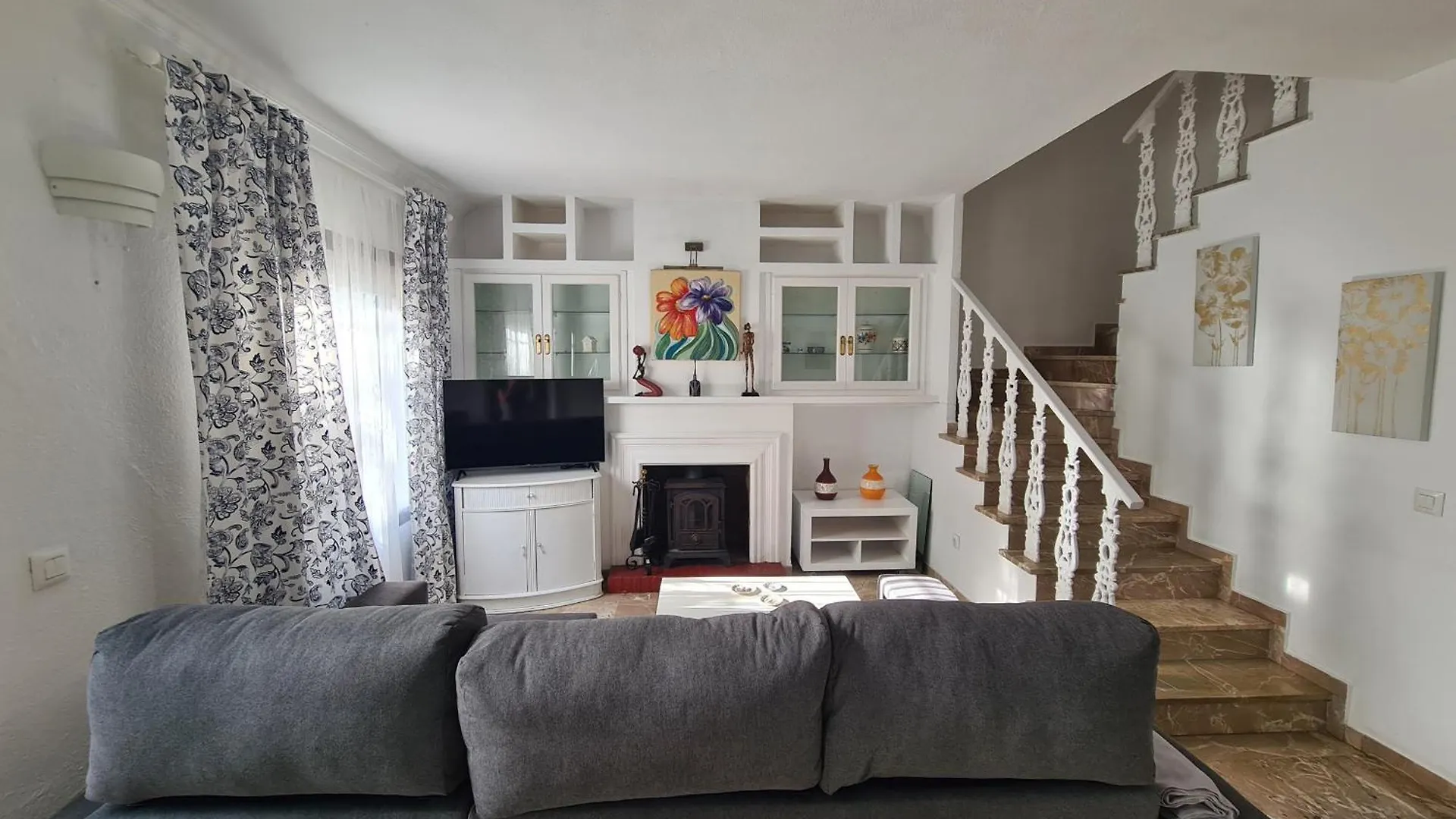 펜션 토레몰리노스 Benyamina House 빌라